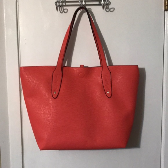 Libby Edelman Beautiful Tote - Picture 3 of 8